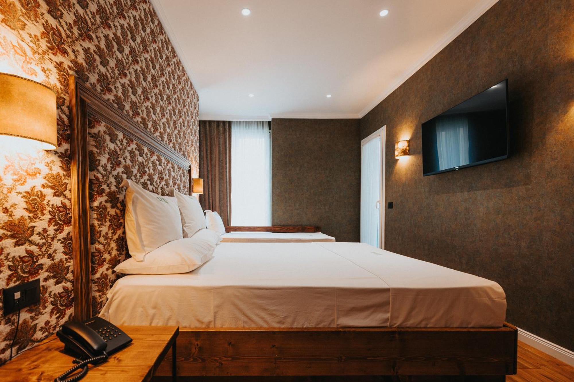 Ledina Hotel Orikum Buitenkant foto
