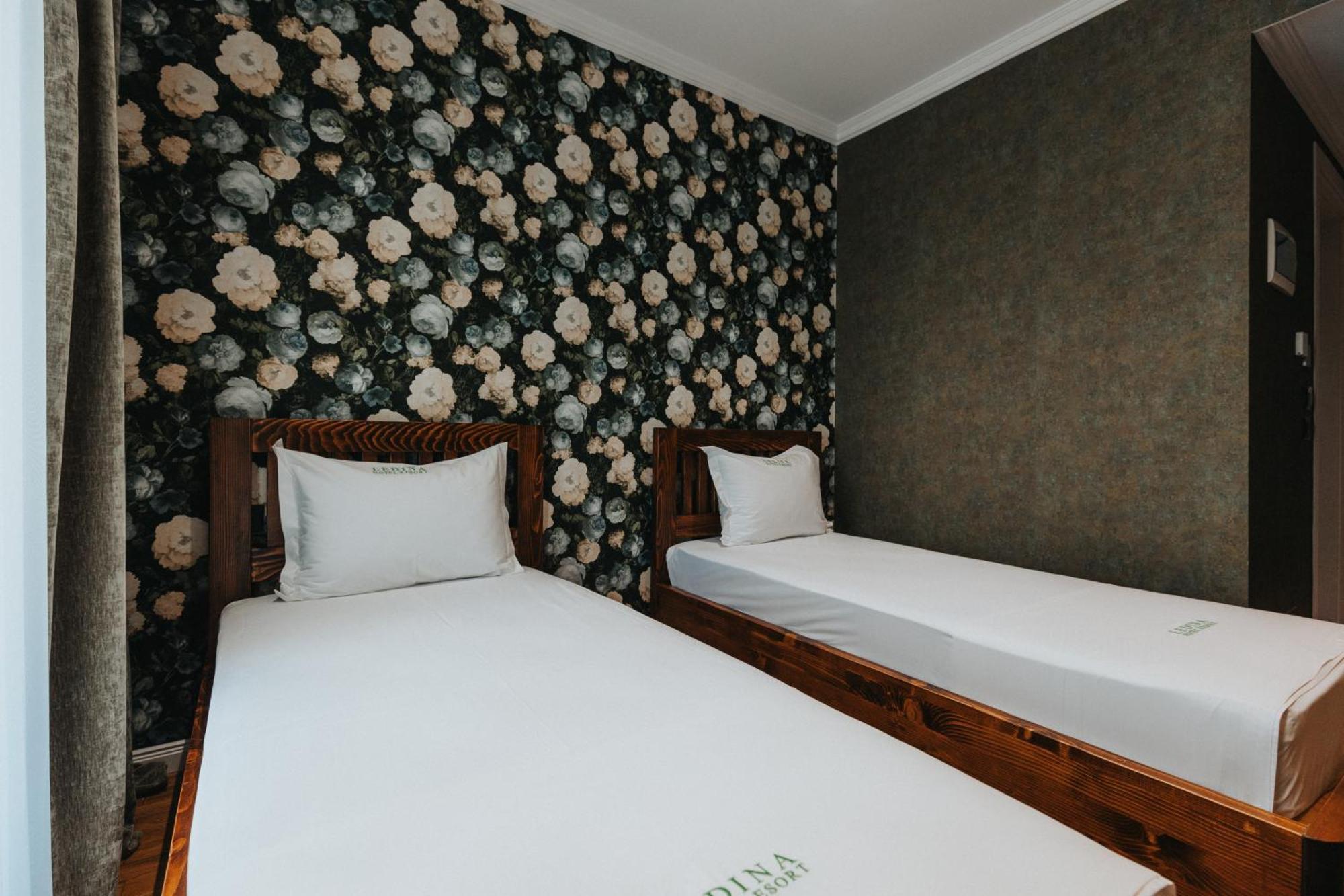 Ledina Hotel Orikum Buitenkant foto